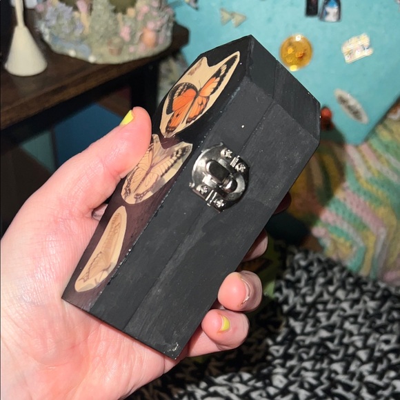 Butterfly Design Decorative Accents - Purple, Green (black sold) - Picture 8 of 9